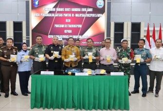 Konferensi pers pengungkapan penyelundupan narkoba yang digagalkan satgas Yonzipur 5/ABW