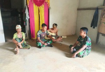Ngobrol bersama warga binaan di perbatasan 