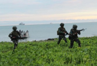Satfib Koarmada III berhasil mendarat di pantai Sausapor