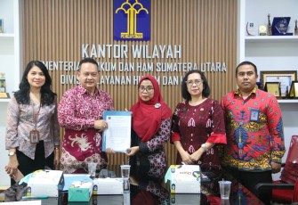 Tenaga Perancang Perundang Undangan Kanwil Kemenkumham Sumut Poto Bersama.