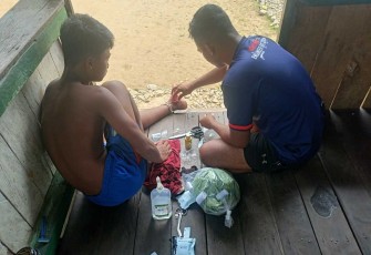 Pengobatan gratis satgas Yonzipur 5/ABW 