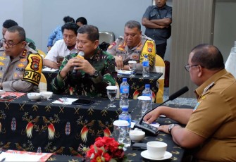Pangkoarmada III Laksda TNI Hersan 