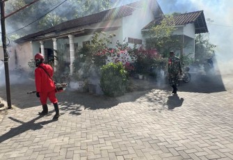 Fogging di wilayah desa binaan 