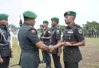 Pangdam XVIII Kasuari Mayjen TNI Haryanto saat sertijab