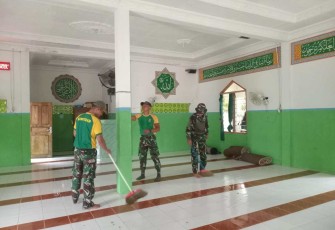 Jaga kebersihan lingkungan masjid di perbatasan 