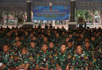 Doa bersama siswa Kodiklatal 
