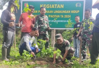 Melestarikan lingkungan di wilayah desa binaan 