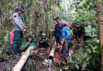 Perbaikan jaringan pipa air bersih di perbatasan 