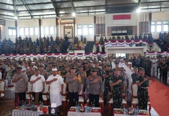 Kapolri Jenderal Listyo Sigit Prabowo dalam doa bersama lintas agama di Bali, Selasa (19/11)