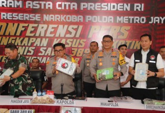 Polda Metro Jaya gelar konferensi pers ungkap sabu jaringan Afganistan, Rabu (20/11)