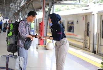 Ilustrasi penumpang kereta api 