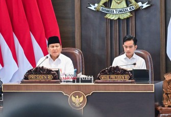 Presiden Prabowo Subianto memimpin sidang kabinet paripurna, Senin (2/12)