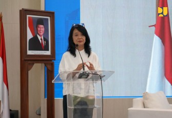 Wamen PU Diana Kusumastuti 
