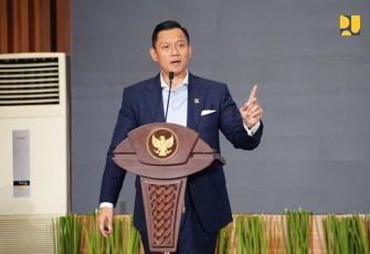 Menko AHY saat seminar nasional Hari Jalan 2024 di Jakarta, Kamis (19/12)