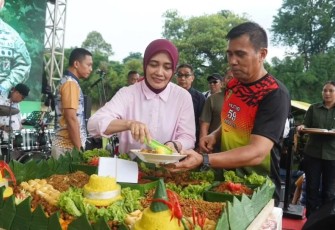 Pangdivif 1 Kostrad Mayjen TNI Novi Rubadi Sugito dalam syukuran HUT Ke-59 Divif 1 Kostrad, Minggu (22/12)