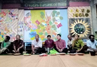 Arisan RT salah satu kegiatan di masyarakat 