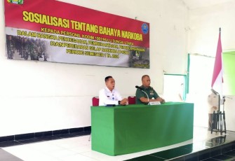 Kasdim 1001/HSU-BLG Kapten Inf Andi Tiro saat sosialisasi P4GN prajurit 
