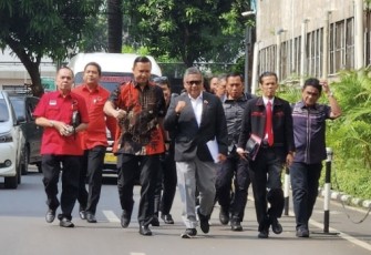 Sekjen PDIP Hasto Kristianto saat memenuhi panggilan Polda Metro Jaya di Jakarta, Selasa (4/6)