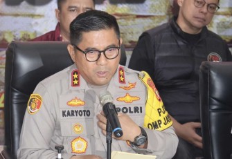 Kapolda Metro Jaya Irjen Karyoto saat memberikan konferensi pers di Jakarta, Rabu (6/11)