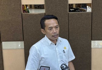 Anggota Kompolnas Gufron saat memberikan keterangan pers di Jakarta 