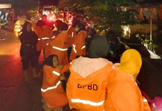 BPBD telah melakukan penanganan banjir dengan penyelamatan dan evakuasi korban banjir, mendirikan tenda untuk posko, menyiapkan dapur umum bersama dinas terkait, dan membantu pembersihan pada rumah terdampak banjir. 