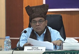 Ketua Komisi VII DPR RI Saleh Partaonan Daulay saat memimpin Tim Kunjungan Kerja Reses Komisi VII ke Padang, Sumatera Barat