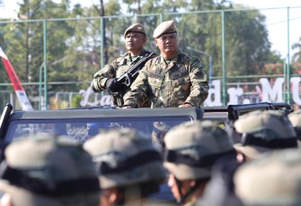 Wakil Kepala Staf Angkatan Darat Letjen TNI Tandyo Budi Revita saat Pimpin Upacara Penetapan Komcad 2024