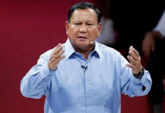 Capres nomor urut 2 Prabowo Subianto saat menyampaikan visi misi pada debat di Jakarta Convention Center (JCC) Senayan, Jakarta Pusat, Minggu (04/02) malam.