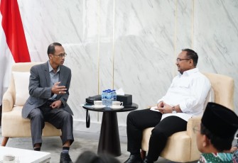 Menag Yaqut Cholil Qoumas saat menerima audiensi Direktur CEDeS Indonesia Zaenul Ula di Jakarta 