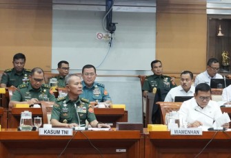 Kasum TNI Hadiri Rapat Kerja dengan Komisi I DPR RI