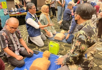 Pelatihan Bantuan Hidup Dasar (BHD) di Menara Mega Syariah Jakarta, Selasa (13/8)