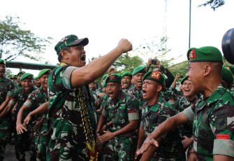 Kasad Jenderal TNI Maruli Simanjuntak, M.Sc., saat sapa prajurti di Makodam XII/Tpr, Kubu Raya, Pontianak, Kalimantan Barat, Kamis (25/01/2024). 