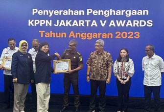 Piagam penghargaan ini diberikan dalam rangka mewujudkan belanja pemerintah yang lebih berkualitas (spending better) serta apresiasi terhadap satuan kerja mitra KPPN Jakarta V guna menjaga tata kelola pemerintahan yang baik.