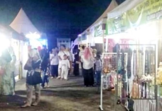 Puluhan Stand Bazar
