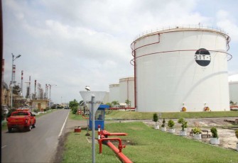 Ilustrasi Kilang Minyak Pertamina 
