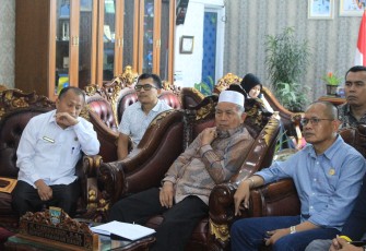 Pemkab Pasbar saat Ikuti Rakor Penanganan Dampak Bencana Banjir dan Tanah Longsor di Sumbar Bersama Menko PMK 