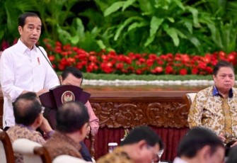 Presiden Joko Widodo dalam Sidang Kabinet Paripurna (SKP) bersama para jajarannya yang digelar di Istana Negara, Jakarta, pada Senin, 26 Februari 2024.