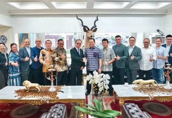 Bamsoet saat menerima para investor dari China, Singapura, Malaysia, dan Amerika, di Jakarta, Sabtu (2/3/24).