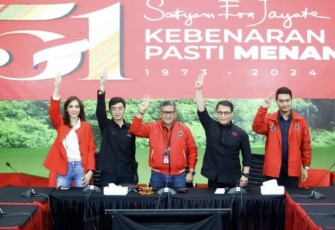 Sekretaris Jenderal DPP PDI Perjuangan (PDIP) Hasto Kristiyanto saat ditanya awak media menegaskan, HUT ke-51 PDIP memiliki watak untuk ke bawah menyatu dengan rakyat.