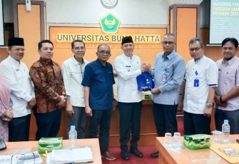 Bupati Sabar AS sengaja mendatangi kampus Universitas Bung Hatta di Ulak Karang Padang, bersama kepala OPD teknis Pemkab Pasaman