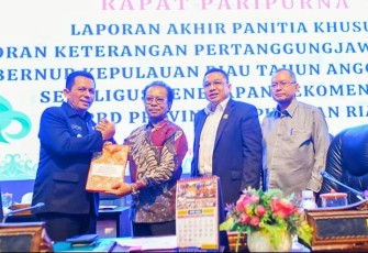Rapat Paripurna DPRD Provinsi Kepri Masa Sidang Kedua Tahun Sidang 2024 di Balairung Wan Seri Beni, Dompak