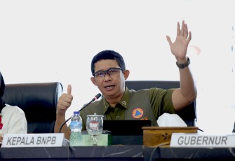  Kepala Badan Nasional Penanggulangan Bencana (BNPB) Letjen TNI Suharyanto S.Sos., M.M