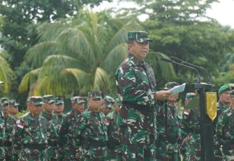 Kodam XIII/Merdeka melaksanakan apel gelar pasukan yang dipimpin oleh Panglima Kodam ( Pangdam ) XIII/Mereka Mayjen TNI Legowo W.R. JatmikoS.I.P, M.M, di lapangan upacara Makodam jalan 14 Februari, kelurahan Teling atas, Kecamatan Wanea, Kota Madya Manado, Provinsi Sulawesi Utara, pada Kamis 01/02/2024 pukul 09.00 Wita