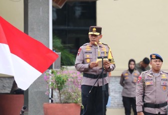 Kapolda Sulsel Irjen Pol Andi Rian R.Djajadi saat pimpin Upacara Kenaikan Pangkat 1,551 Personel dan Penyambutan Personil Brimob BKO Papua
