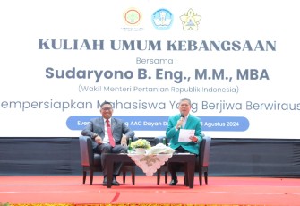 Wamentan Sudaryono memberikan kuliah umum di USK Banda Aceh, Selasa (13/8)