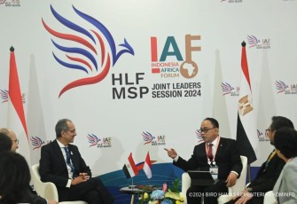 Menteri Komunikasi dan Informatika Budi Arie Setiadi saat bertemu Menteri Teknologi Informasi dan Komunikasi Mesir Amr Talaat pada High-Level Forum on Multi-Stakeholder Partnerships (HLF-MSP) dan Indonesia-Africa Forum (IAF) ke-2 Joint Leaders Session 2024, di Pecatu Hall, Bali Nusa Dua Convention Center, Badung, Senin (2/9/2024) (Foto: Biro Humas Kominfo).