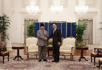 Menhan Prabowo Bertemu PM Singapura