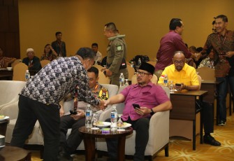 Ketua DPRD Kota Batam Nuryanto menghadiri undangan pembukaan Rapat Pleno Rekapitulasi Penghitungan Suara yang digelar KPU Kota Batam di Hotel Swiss Bel Harbour Bay, Sabtu (9/3/2024)