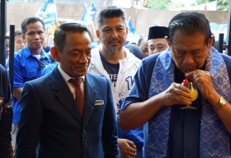 Kamis (25/1/2024), SBY mulai menyapa warga Malang raya, dan tiba di tempat bermalam di Kabupaten Malang sekitar jam 16.00 WIB.