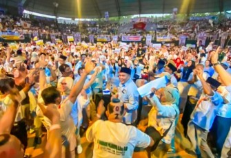 Relawan Pemenangan Caleg BHS Partai Gerinda saat Padati GOR Sidoarjo